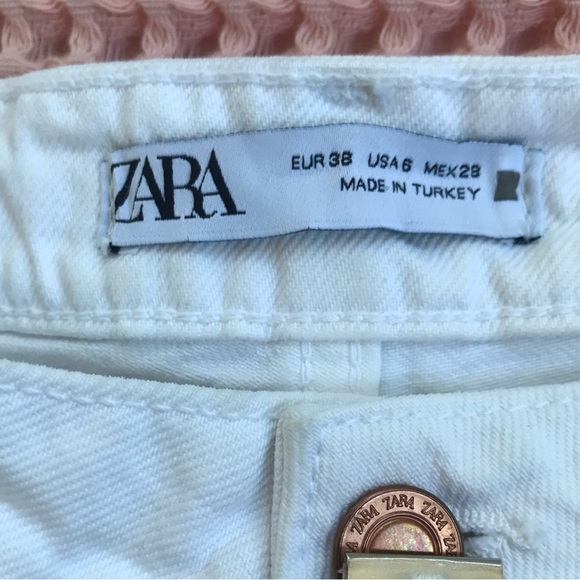 Zara Z1975 High Rise Straight Leg Raw Hem Rigid White Jeans 6164/059/250 Size 6 - Picture 7 of 16